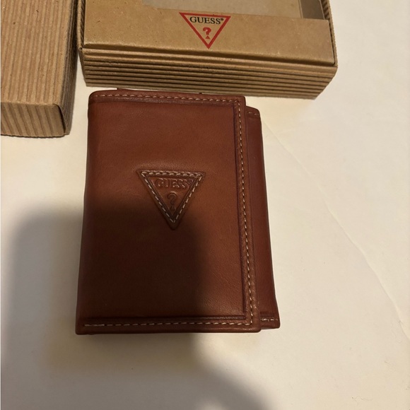 Guess vintage tri fold wallet - Picture 1 of 5